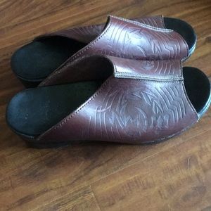 Dansko leather sandals in brown 40